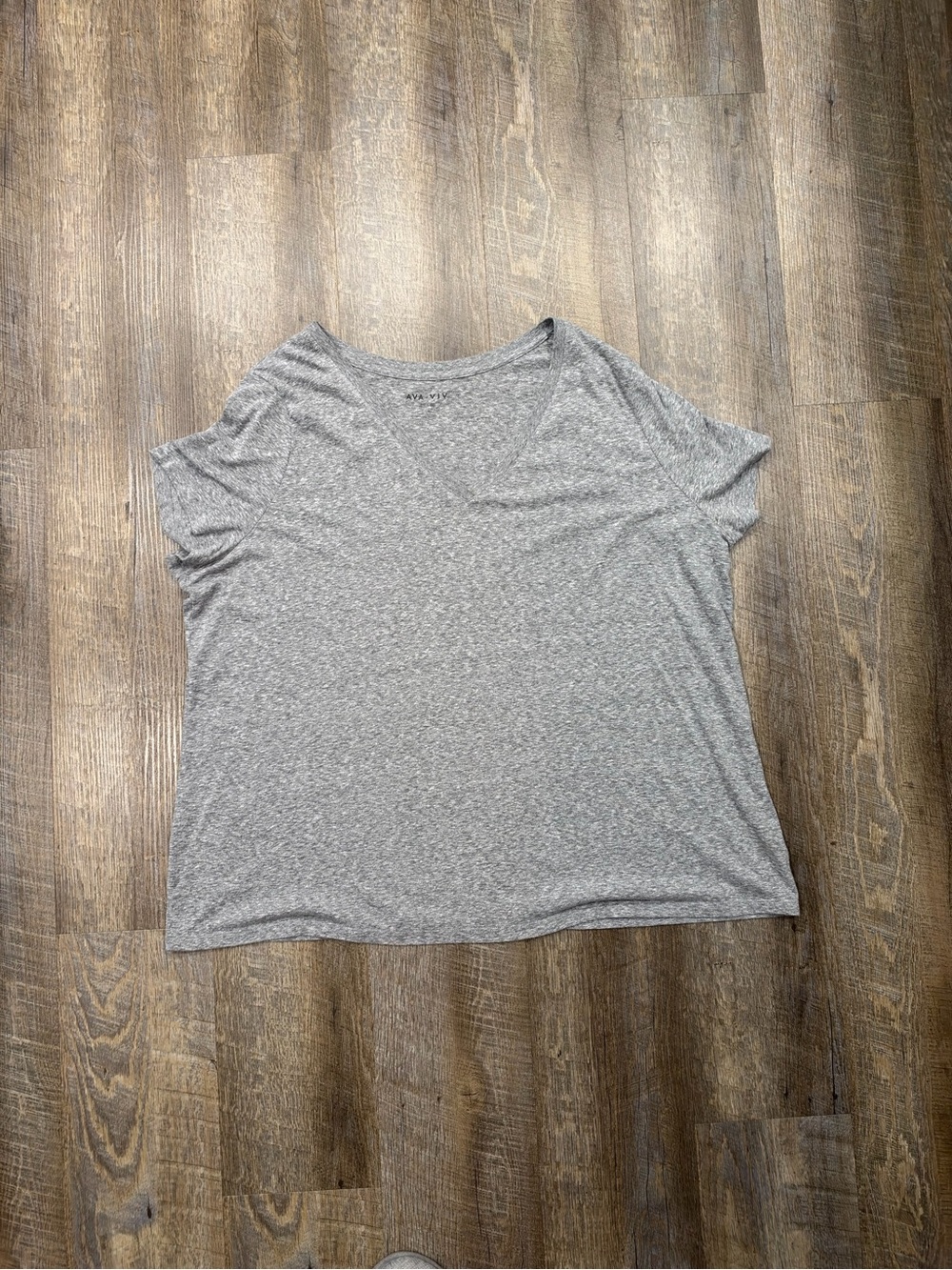 Ava & Viv plus size Soft V-Neck Women's Top - Gray